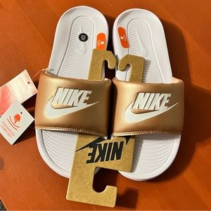 NIKE Women’s Victori One Slides - Size 8 - Red Bronze